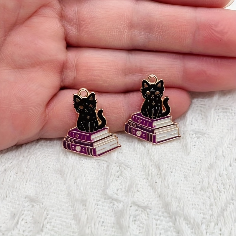 8 Gilded Cat Charms for Jewelr - Jewelry Making Guide Book 评论和价格