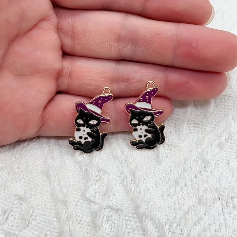 8 Gilded Cat Charms for Jewelr - Jewelry Making Guide Book 评论和价格